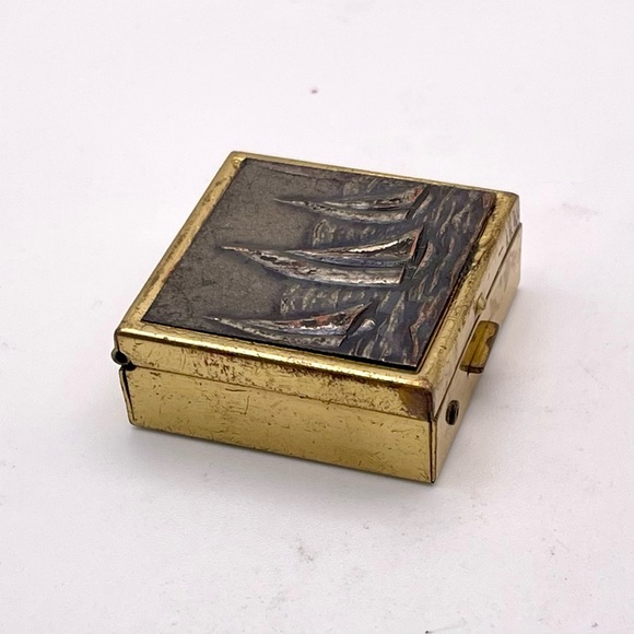 Vintage Brass and Pewter Pill Box With Relief Sailboats on Lid Estate Piece - Picture 6 of 14
